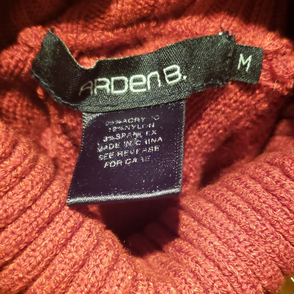 ARDEN B - Turtleneck Textures Crop  Sweater - Picture 4 of 4